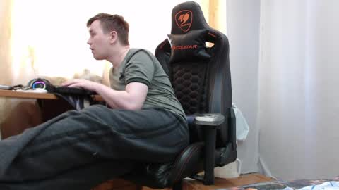 Snapshot of iliaskrisloveee chatting on 05/22/26, 09:48 lord online show from 05/22/26, 09:48