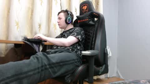 Snapshot of iliaskrisloveee chatting on 05/26/26, 08:49 lord online show from 05/26/26, 08:49