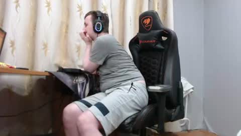 Snapshot of iliaskrisloveee chatting on 06/18/26, 11:09 lord online show from 06/18/26, 11:09