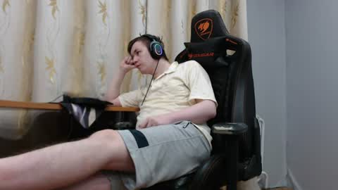 Snapshot of iliaskrisloveee chatting on 07/16/26, 11:00 lord online show from 07/16/26, 11:00
