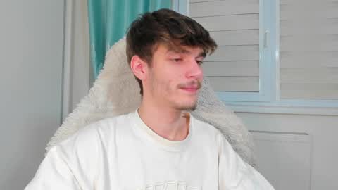 Snapshot of illusions888 chatting on 02/05/25, 04:36 D-Illusion online show from 02/05/25, 04:36