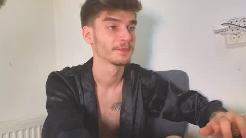 Snapshot of illusions888 chatting on 10/30/25, 02:29 D-Illusion online show from 10/30/25, 02:29