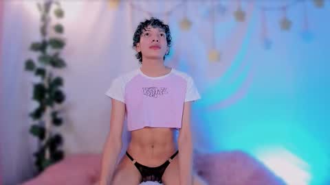 Alejo independent model   online show from 10/25/25, 02:52