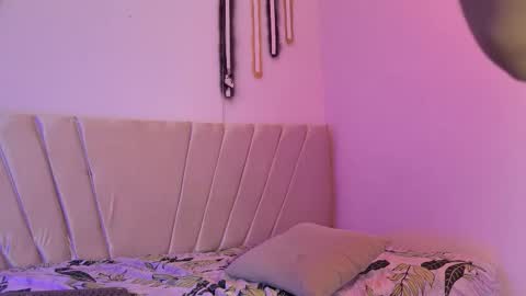 Snapshot of im_aurora_ chatting on 11/10/25, 07:46 aurora online show from 11/10/25, 07:46