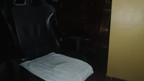 im_dave21 online show from 10/15/25, 10:37