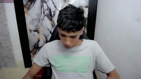 im_david01 online show from 12/04/25, 01:20