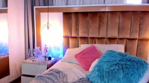 Anna  online show from 01/14/25, 02:53