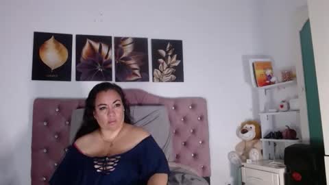 Hellen online show from 10/13/25, 07:52