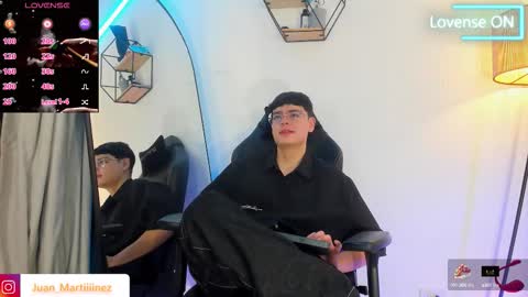 Snapshot of im_juaniito chatting on 10/04/25, 04:21  40 OFF TODAY online show from 10/04/25, 04:21