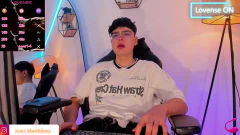 Snapshot of im_juaniito chatting on 10/05/25, 04:11  40 OFF TODAY online show from 10/05/25, 04:11