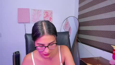 Snapshot of im_miia chatting on 05/16/26, 02:52 Mia online show from 05/16/26, 02:52