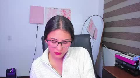 Snapshot of im_miia chatting on 08/08/26, 11:28 Mia online show from 08/08/26, 11:28