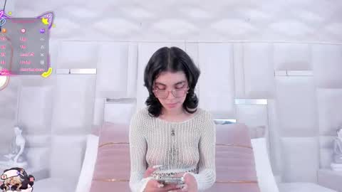 Moly  online show from 09/22/25, 08:22