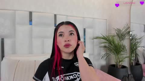 Nika online show from 05/19/26, 12:33