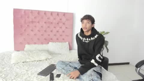 Snapshot of im_ralff chatting on 01/11/26, 08:25 RALF online show from 01/11/26, 08:25