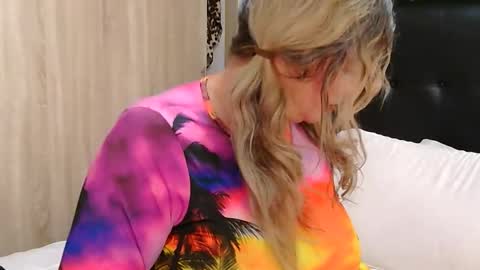 Sharon online show from 12/01/25, 01:16