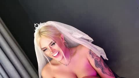 Candy Moore online show from 12/05/24, 01:14