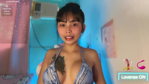 Snapshot of im_your_sexy_wifexxx chatting on 06/05/26, 11:43 Ms. M online show from 06/05/26, 11:43