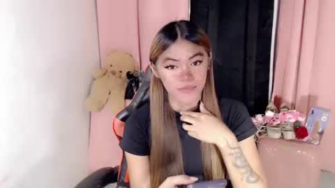 Snapshot of im_yourfairyannaxx chatting on 05/07/26, 01:33 im_yourfairyannaxx online show from 05/07/26, 01:33