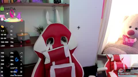 Lisa Hyga online show from 10/24/25, 09:11