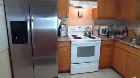 Snapshot of iman_love chatting on 12/10/24, 05:22 iman_love online show from 12/10/24, 05:22