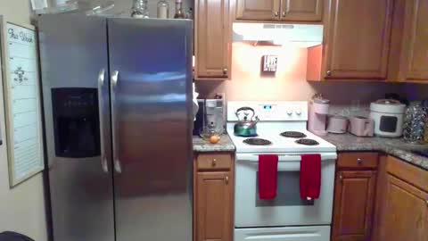 Snapshot of iman_love chatting on 02/05/25, 12:10 iman_love online show from 02/05/25, 12:10