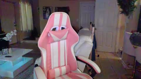 Snapshot of iman_love chatting on 09/23/25, 07:06 iman_love online show from 09/23/25, 07:06