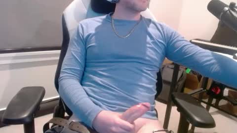 imanobody2u online show from 04/28/26, 05:34