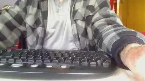 Snapshot of imaussiechris chatting on 10/16/25, 10:00 Aussie Guy online show from 10/16/25, 10:00