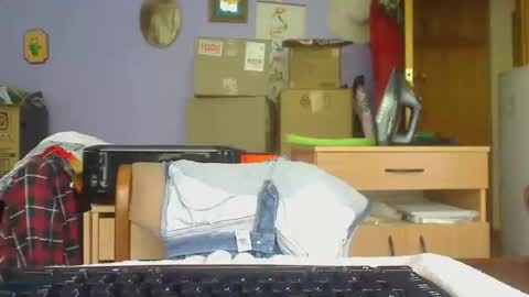 Aussie Guy online show from 11/17/25, 03:45