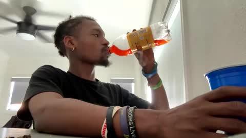 Snapshot of imchokingchicken chatting on 09/24/25, 10:13 imchokingchicken online show from 09/24/25, 10:13