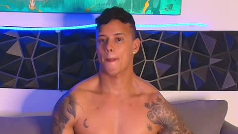 Snapshot of imconor chatting on 02/11/25, 01:20 imconor online show from 02/11/25, 01:20