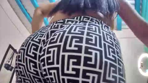 mia latina online show from 03/15/26, 04:02