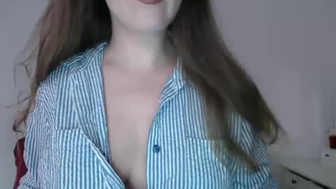 Snapshot of immouss chatting on 02/17/25, 09:30 Pola online show from 02/17/25, 09:30