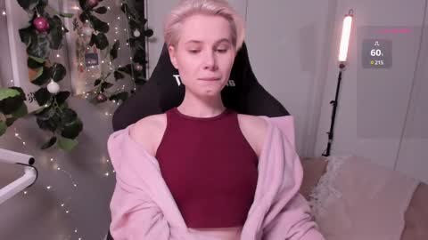 Mia online show from 01/19/25, 05:07