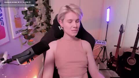 Mia online show from 02/23/25, 01:21