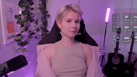 Mia online show from 03/09/25, 10:19