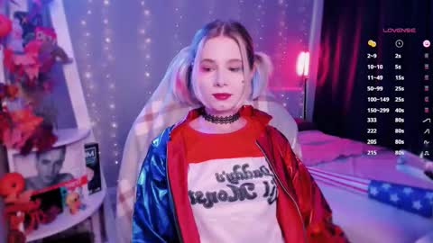 Mia online show from 11/01/25, 11:01