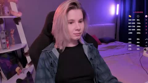 Mia online show from 04/18/26, 10:19