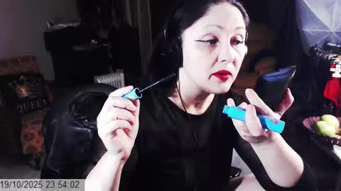 Empress online show from 10/19/25, 08:53