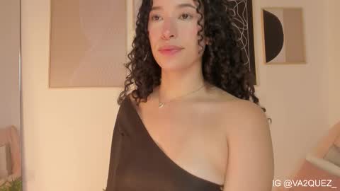 Sara online show from 10/24/25, 01:13