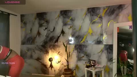 Snapshot of imselma chatting on 06/09/26, 01:23 Ill take a break see you later to light candles online show from 06/09/26, 01:23