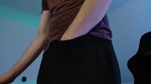 Flummi online show from 11/26/25, 12:33