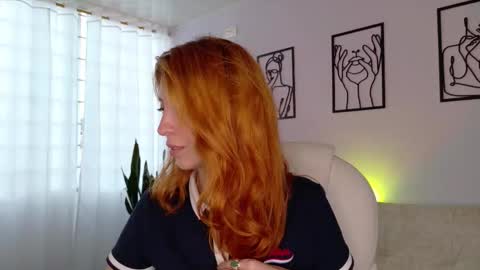 Sienna online show from 09/24/25, 09:07