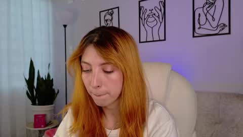 Sienna online show from 10/16/25, 09:27