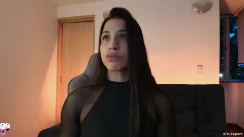 TAYLOR  online show from 11/21/25, 10:52