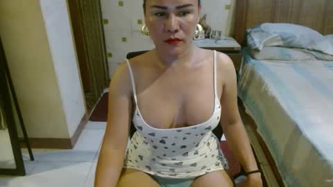Snapshot of imyourfantasy10 chatting on 05/05/26, 01:57 charmel online show from 05/05/26, 01:57