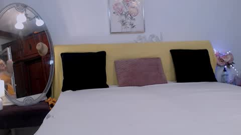 Ina online show from 12/03/25, 10:41