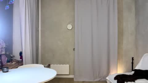 oksana  online show from 12/15/25, 04:55