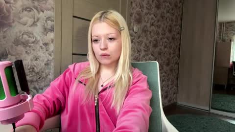 Lola online show from 04/07/26, 12:05